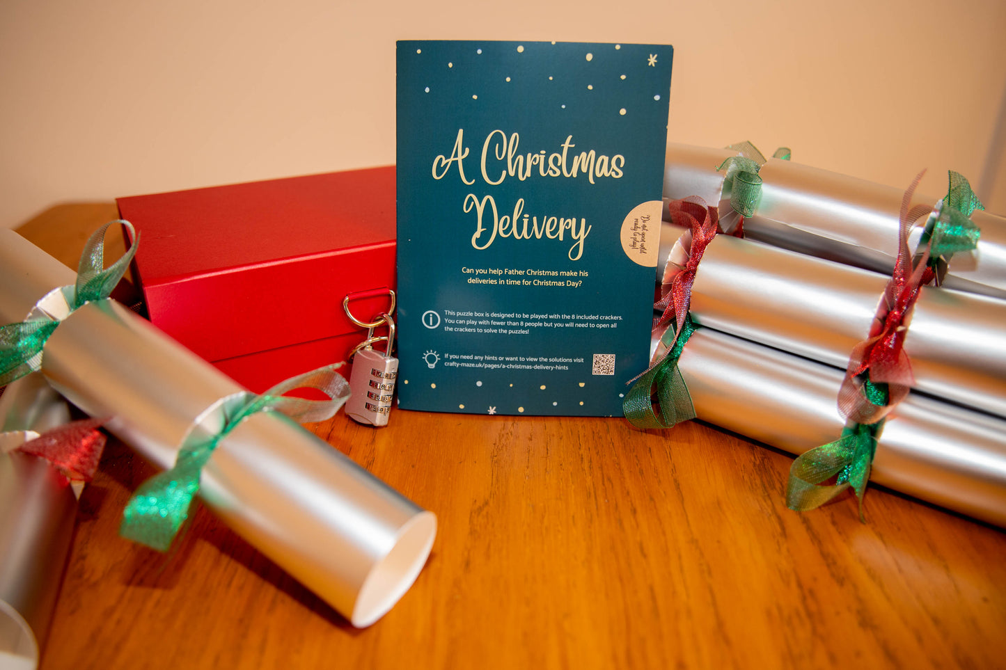 A Christmas Delivery – 8 Cracker Puzzle Box